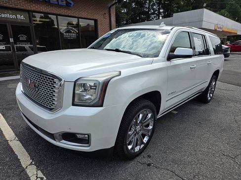 Used 2016 GMC Yukon XL Denali w/ Open Road Package RWD image 2