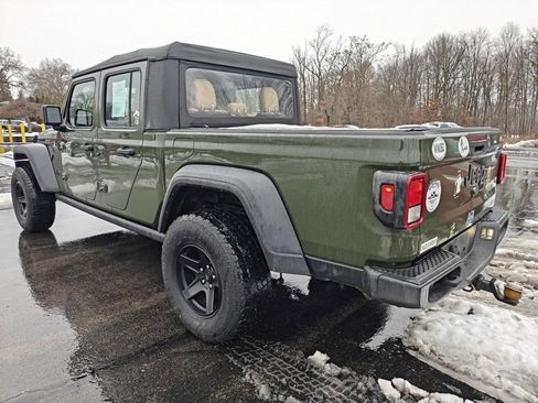 Used 2021 Jeep Gladiator Sport image 6