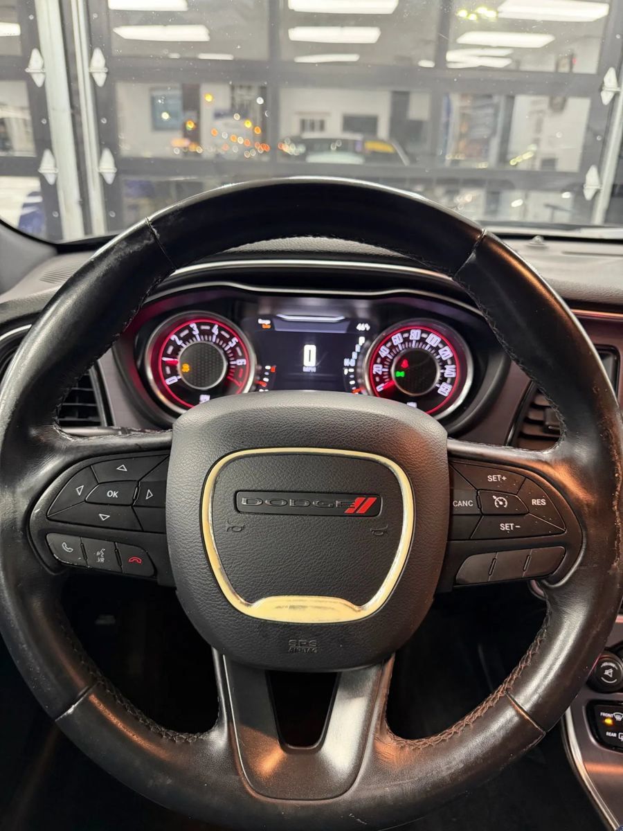 Used 2016 Dodge Challenger SXT RWD image 23