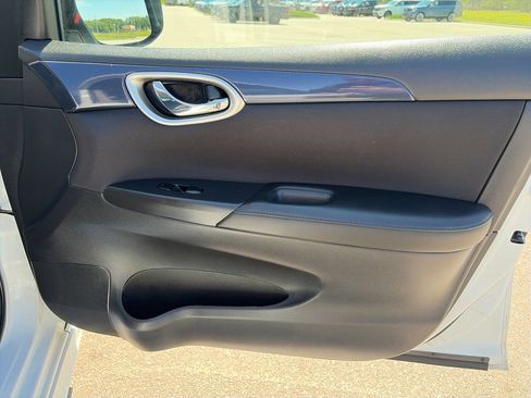 Used 2018 Nissan Sentra SR Turbo w/ SR Midnight Edition Package FWD image 11