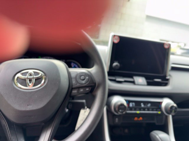 Used 2025 Toyota RAV4 LE AWD/4WD image 8