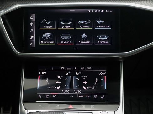 Used 2021 Audi RS 6 w/ Executive Package AWD/4WD image 17