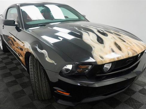 Used 2010 Ford Mustang GT image 10
