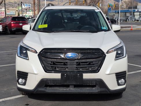 Used 2022 Subaru Forester Premium image 12