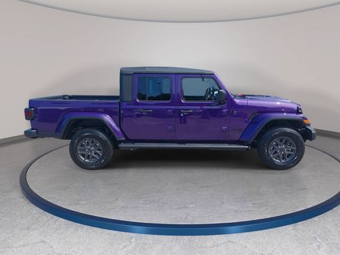 Used 2026 Jeep Gladiator Sport AWD/4WD image 4