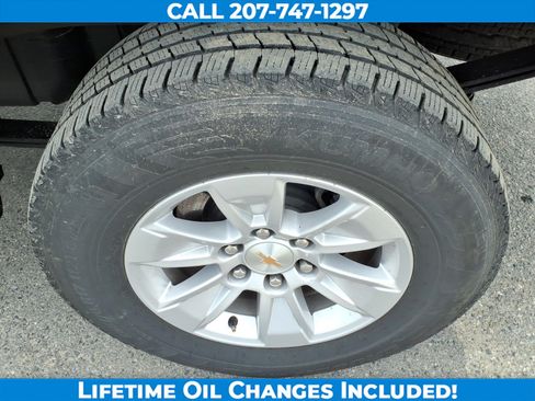 Used 2025 Chevrolet Silverado 1500 LT AWD/4WD image 9