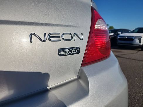 Used 2005 Dodge Neon SXT w/ Sport Appearance Group FWD image 5
