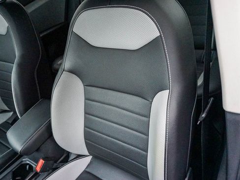 Used 2022 Volkswagen Taos SEL image 21