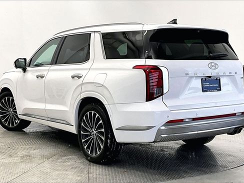 Used 2023 Hyundai Palisade Calligraphy image 12