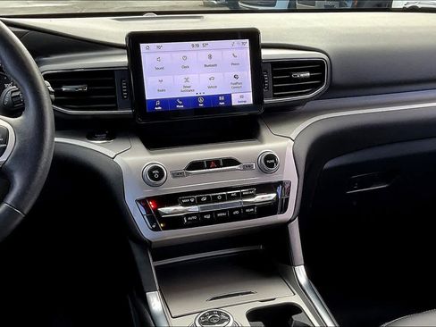 Used 2023 Ford Explorer XLT w/ Equipment Group 202A image 9