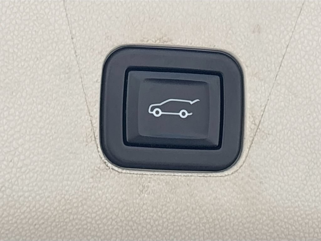 Used 2022 Cadillac Escalade ESV Sport Platinum AWD/4WD image 16