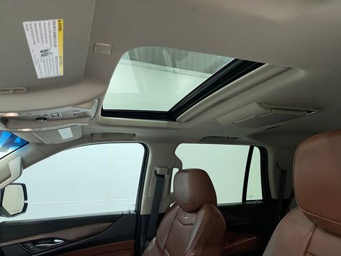 Used 2018 Cadillac Escalade Premium Luxury image 13