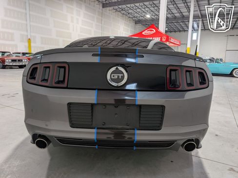 Used 2014 Ford Mustang GT Premium image 11