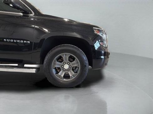 Used 2016 Chevrolet Suburban LT image 20