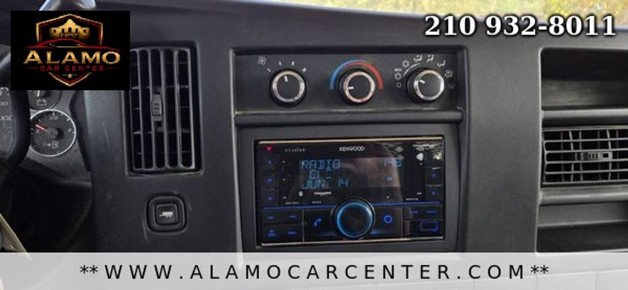 Used 2009 Chevrolet Express 1500 RWD image 35