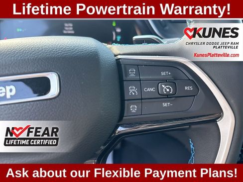 Used 2022 Jeep Grand Cherokee Trailhawk w/ Luxury Tech Group III image 27