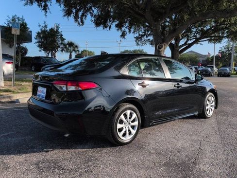 Used 2024 Toyota Corolla LE FWD image 4