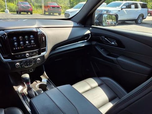 Used 2023 Chevrolet Traverse RS image 27