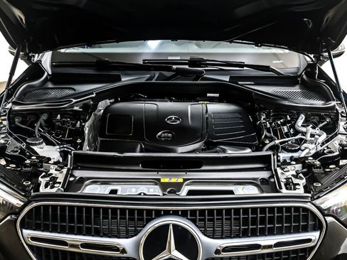 Certified 2025 Mercedes-Benz GLC 300 image 13