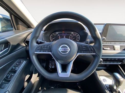 Used 2022 Nissan Altima 2.5 SV image 12
