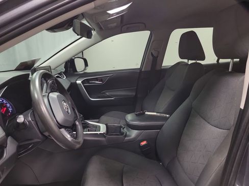 Used 2022 Toyota RAV4 XLE image 12