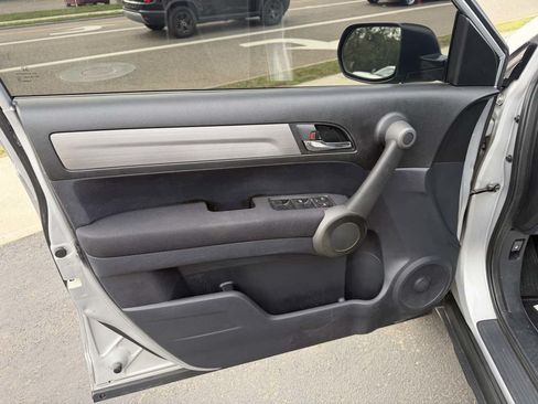 Used 2010 Honda CR-V LX image 11