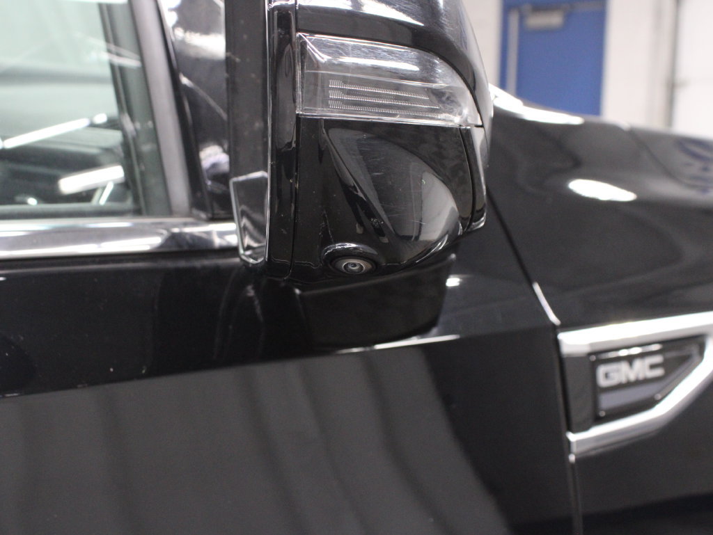 Used 2023 GMC Yukon XL Denali w/ Advanced Technology Package AWD/4WD image 62