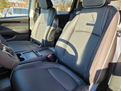 New 2026 Honda Odyssey Touring image 8