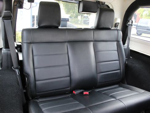 Used 2012 Jeep Wrangler Rubicon w/ PWR Convenience Group AWD/4WD image 21