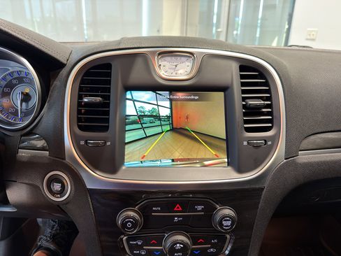 Used 2021 Chrysler 300 Touring w/ Driver Convenience Group image 12