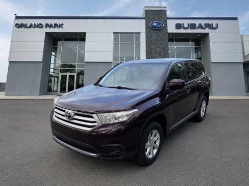 Used 2012 Toyota Highlander 4WD w/ Tow Pkg image 2