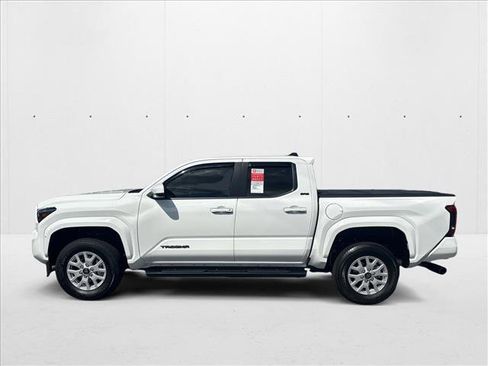 New 2025 Toyota Tacoma SR5 image 5