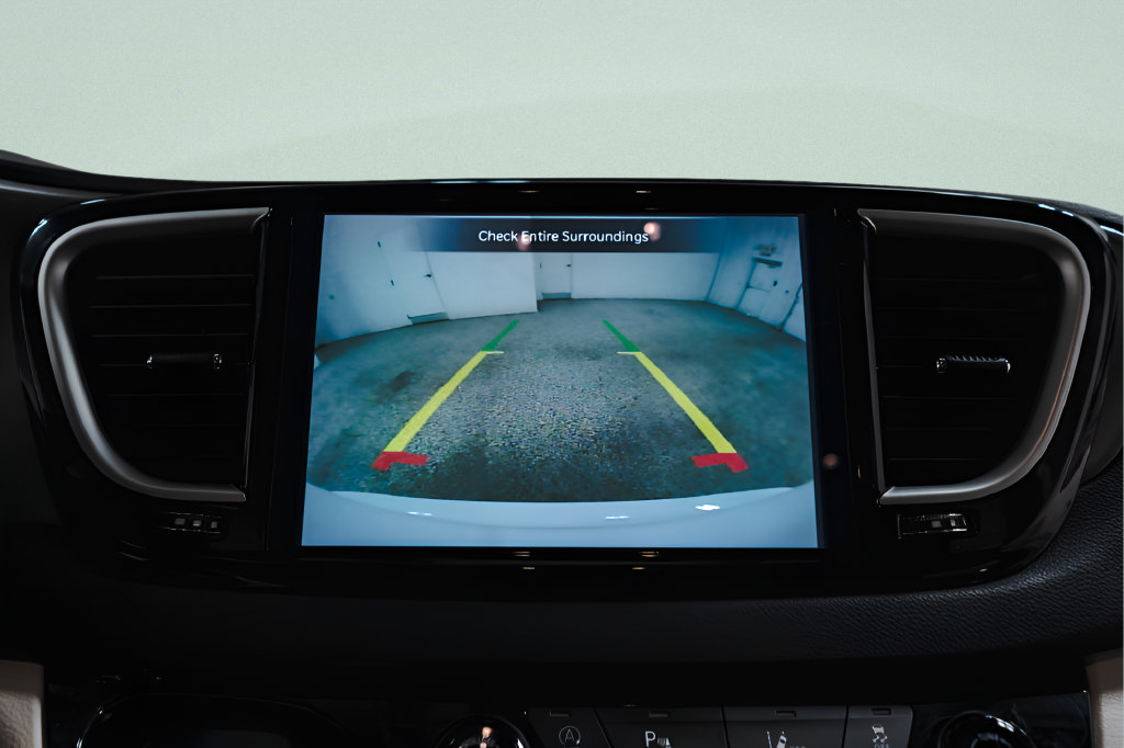 Used 2024 Chrysler Pacifica Touring-L FWD image 15