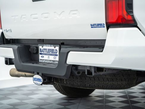 Certified 2025 Toyota Tacoma SR5 image 8