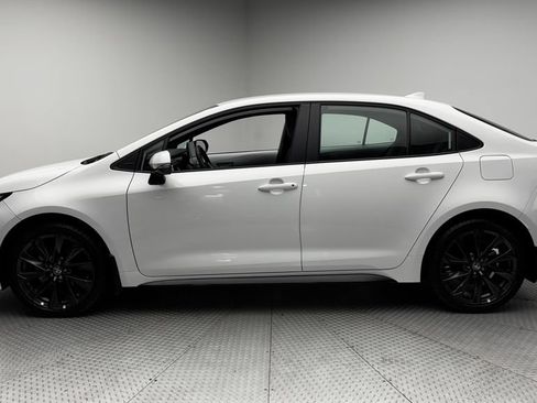 Used 2026 Toyota Corolla SE w/ SE Package FWD image 4