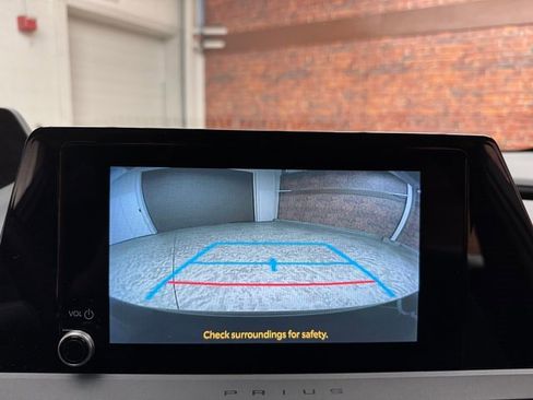 Used 2024 Toyota Prius LE image 21