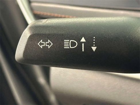 Used 2022 Jeep Grand Cherokee Summit w/ Luxury Tech Group V image 32