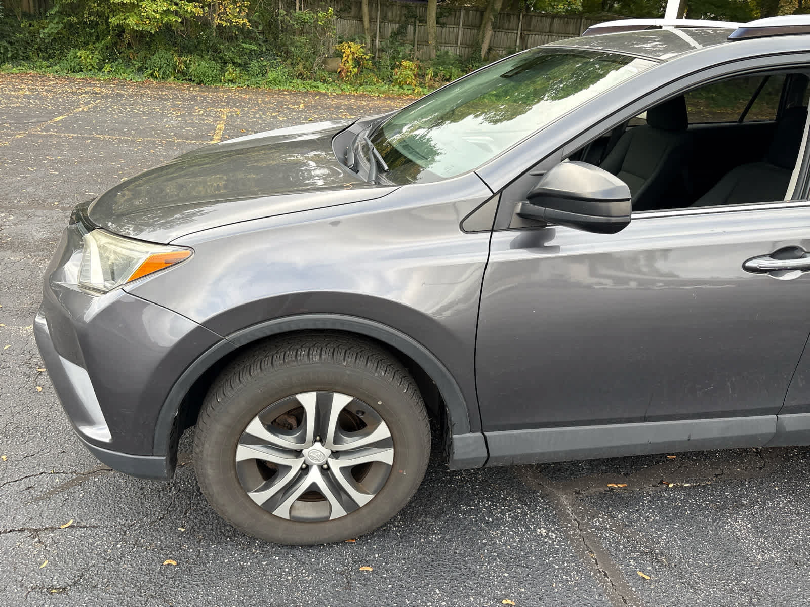 Used 2017 Toyota RAV4 LE AWD/4WD image 5