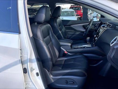 Certified 2024 Nissan Murano SV w/ SV Midnight Edition Package image 9