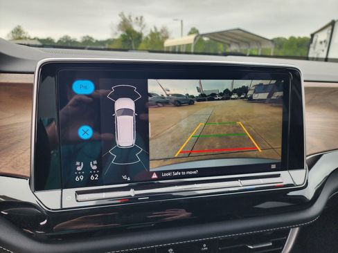 Used 2024 Volkswagen Atlas SE image 21