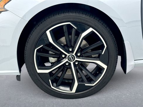 Used 2023 Nissan Altima 2.5 SR AWD/4WD image 24