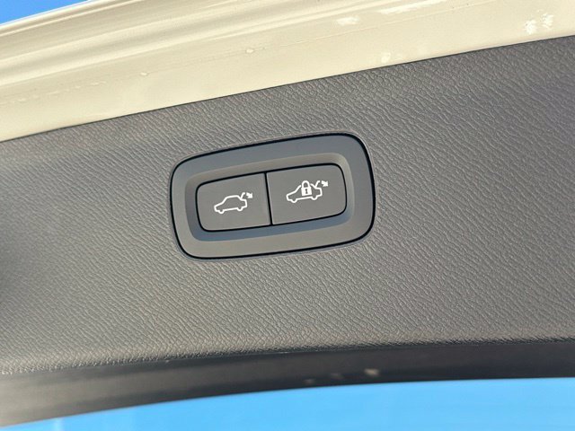 Certified 2026 Volvo XC90 B6 Plus AWD/4WD image 37