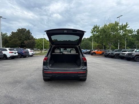Used 2023 Volkswagen Tiguan SE R-Line AWD/4WD image 13