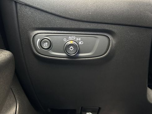Used 2024 Chevrolet Equinox LT FWD image 38