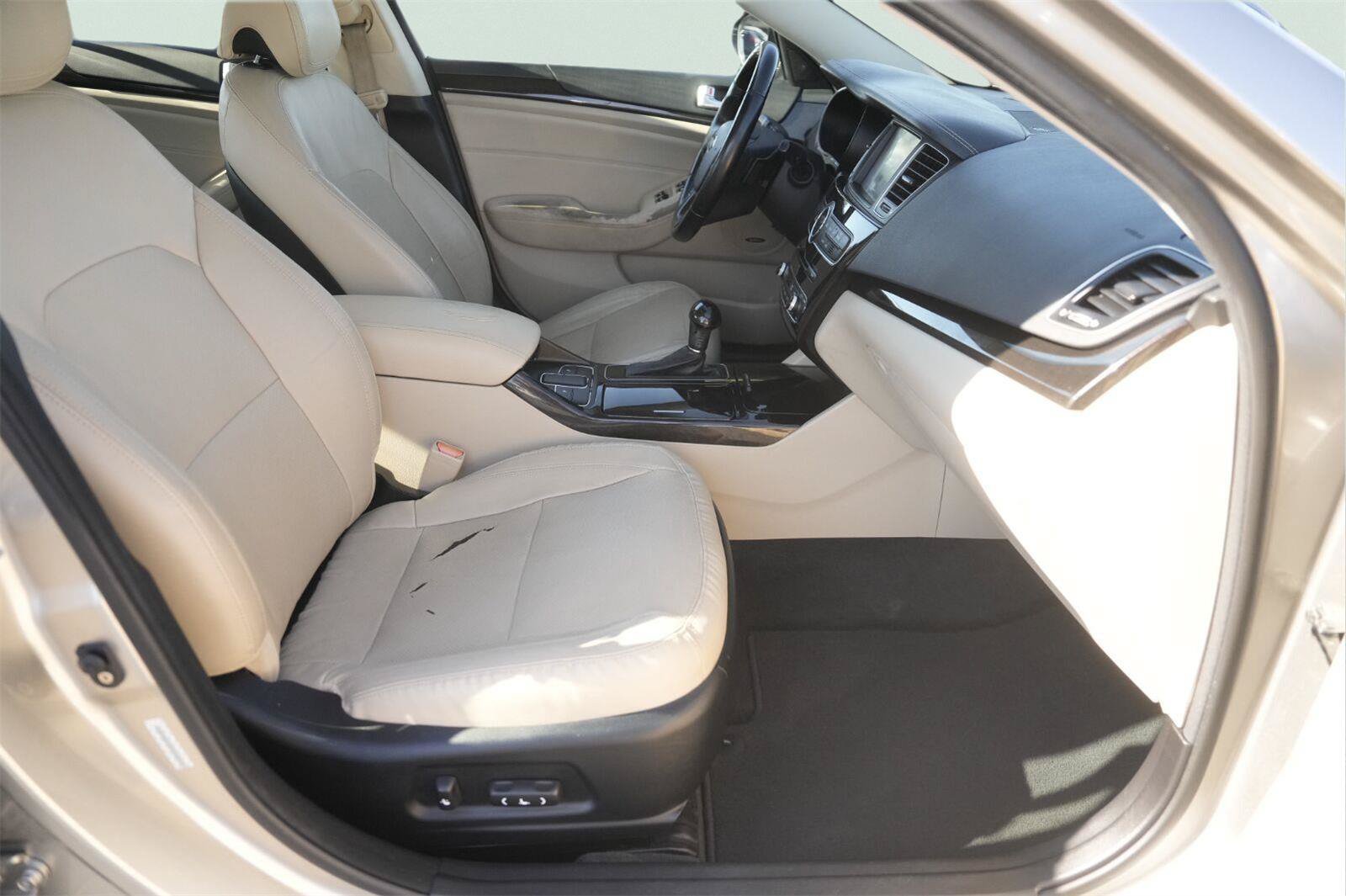Used 2015 Kia Cadenza Premium FWD image 18