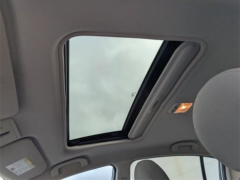 Used 2012 Nissan Sentra 2.0 SR w/ Special Edition Pkg image 15