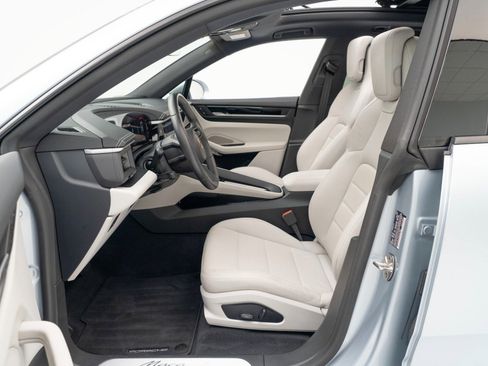 Used 2024 Porsche Macan 4 Electric image 19