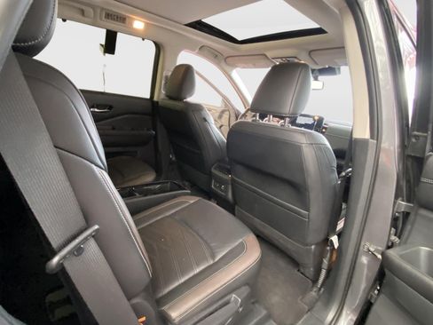 Used 2022 Nissan Pathfinder Platinum w/ Cargo Package AWD/4WD image 11