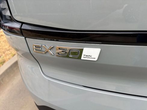 New 2025 Volvo EX30 Plus w/ Protection Package Premier image 6