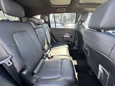 Used 2020 Mercedes-Benz GLB 250 4MATIC w/ Premium Package image 20